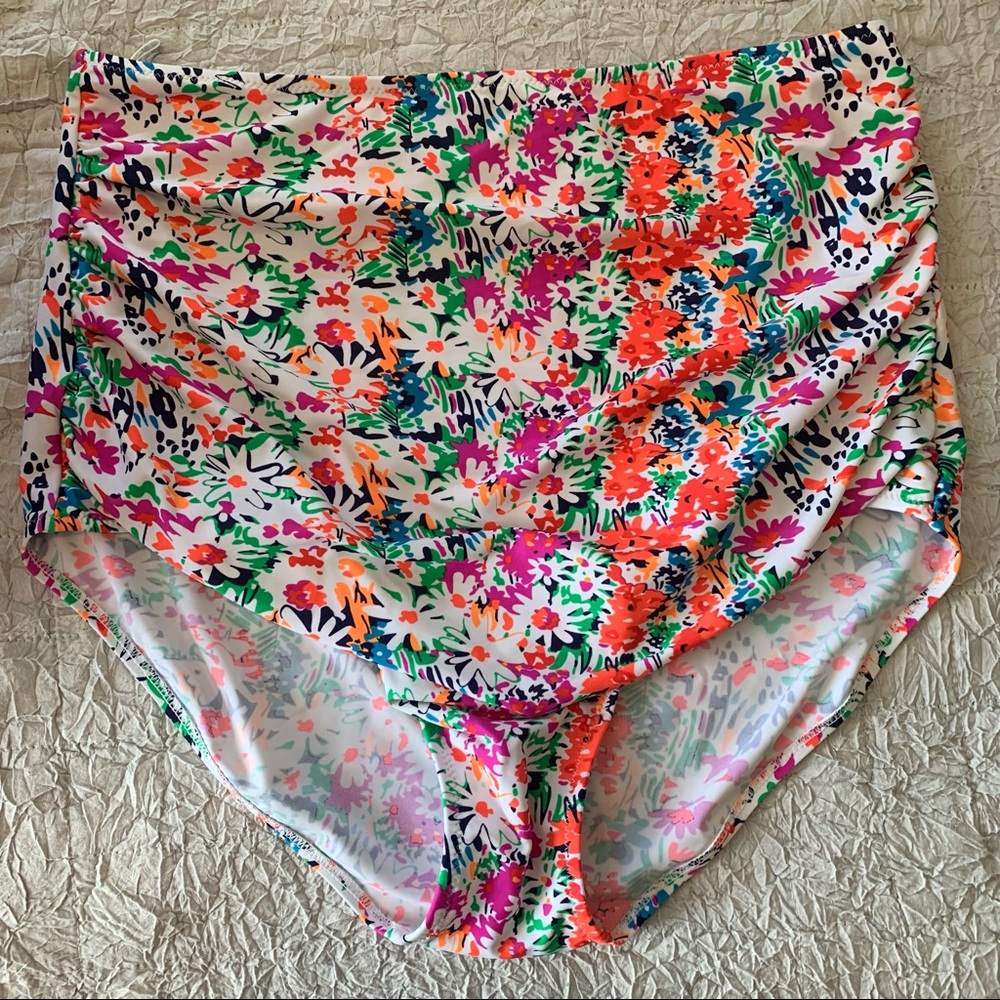 Bright Floral High Waisted Swim. Says 5X, fits 2X.